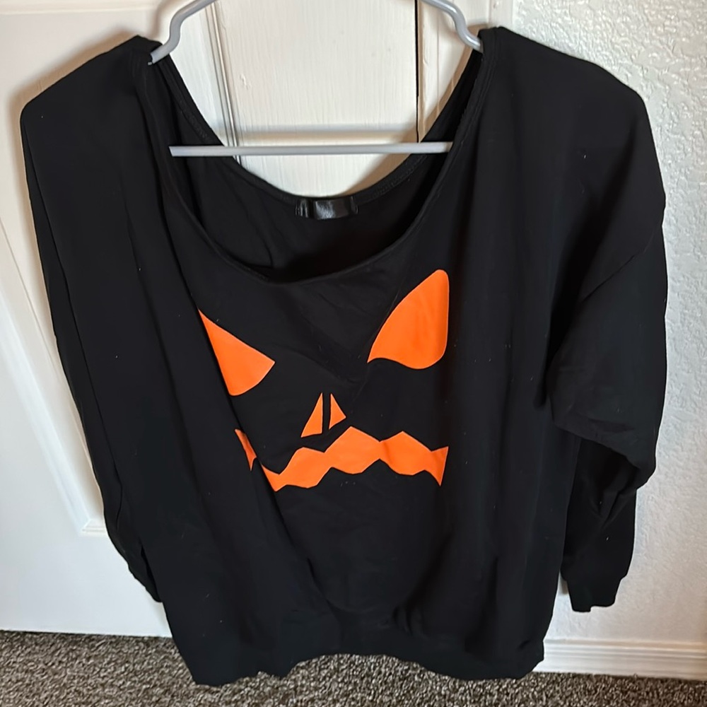 Women’s Halloween sweatshirt